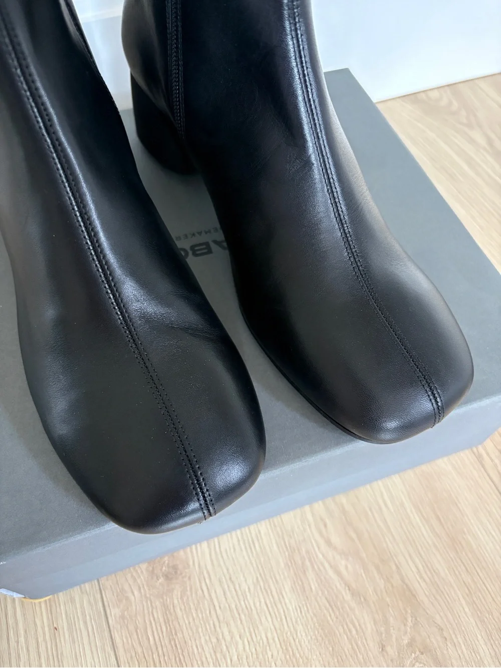 NWT Vagabond Black Leather Square-Toe Ankle Boots